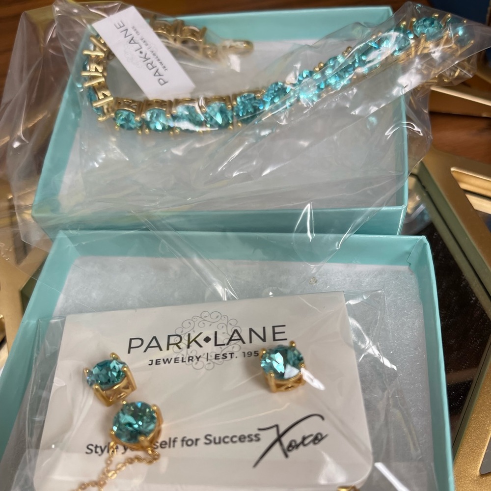 Park Lane Impression Necklace, Earring and Bracelet set. Brand New